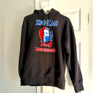 Men’s medium Zigzag hoodie sweater